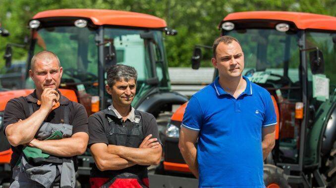 Fermieri moldoveni cu tractoare Kubota