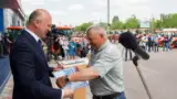 Pavel Filip si un fermier