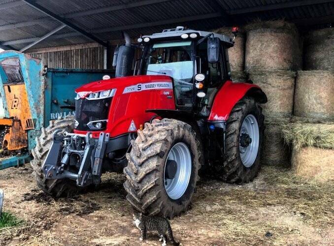 Massey Ferguson 7726 S tractor