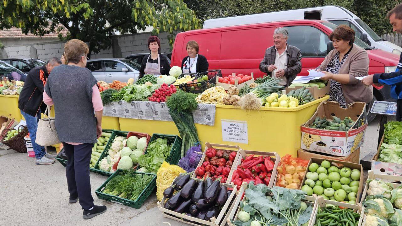 cumparatori-legume-ziua-produselor-agroalimentare