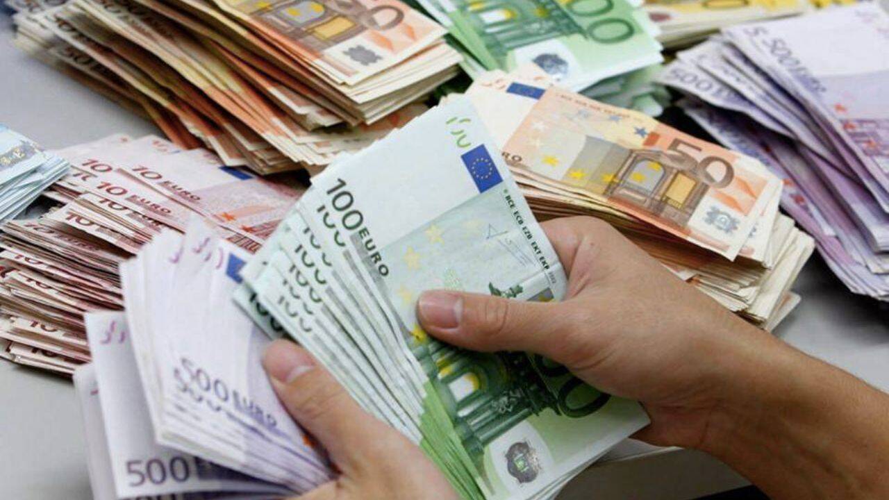 teancuri cu bancnote euro