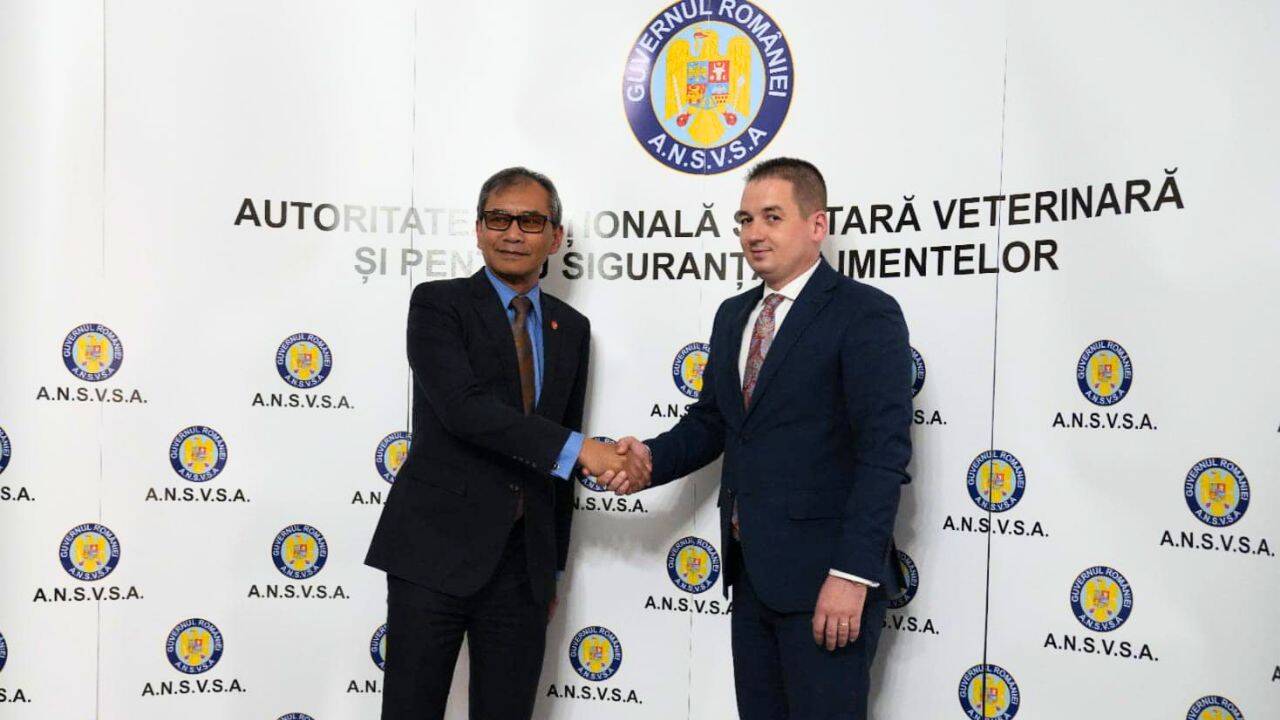 Alexandru Bociu, presedintele ANSVSA si ambasadorul Indoneziei in Romania, Meidyatama Suryodinigrat