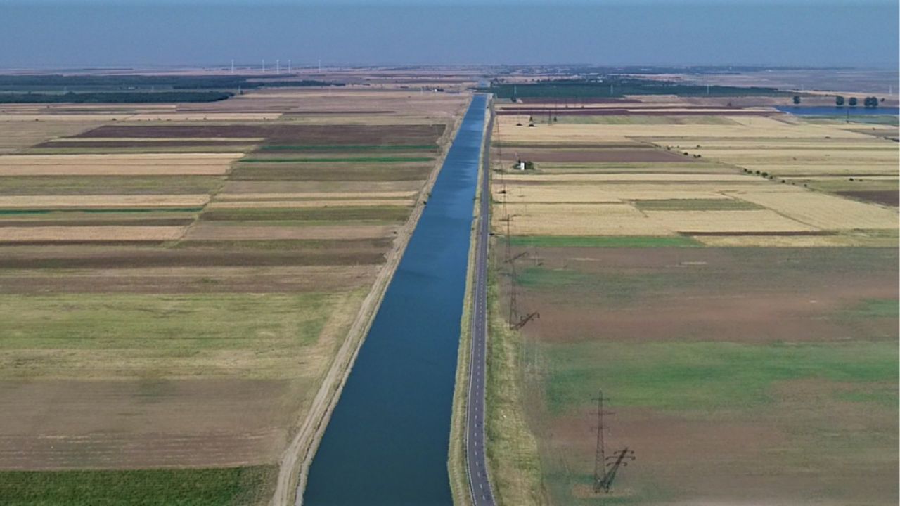 Contractul pentru canalul Siret-Bărăgan – la semnare. Florin Barbu: 35 km de canal vor deservi 300.000 de hectare