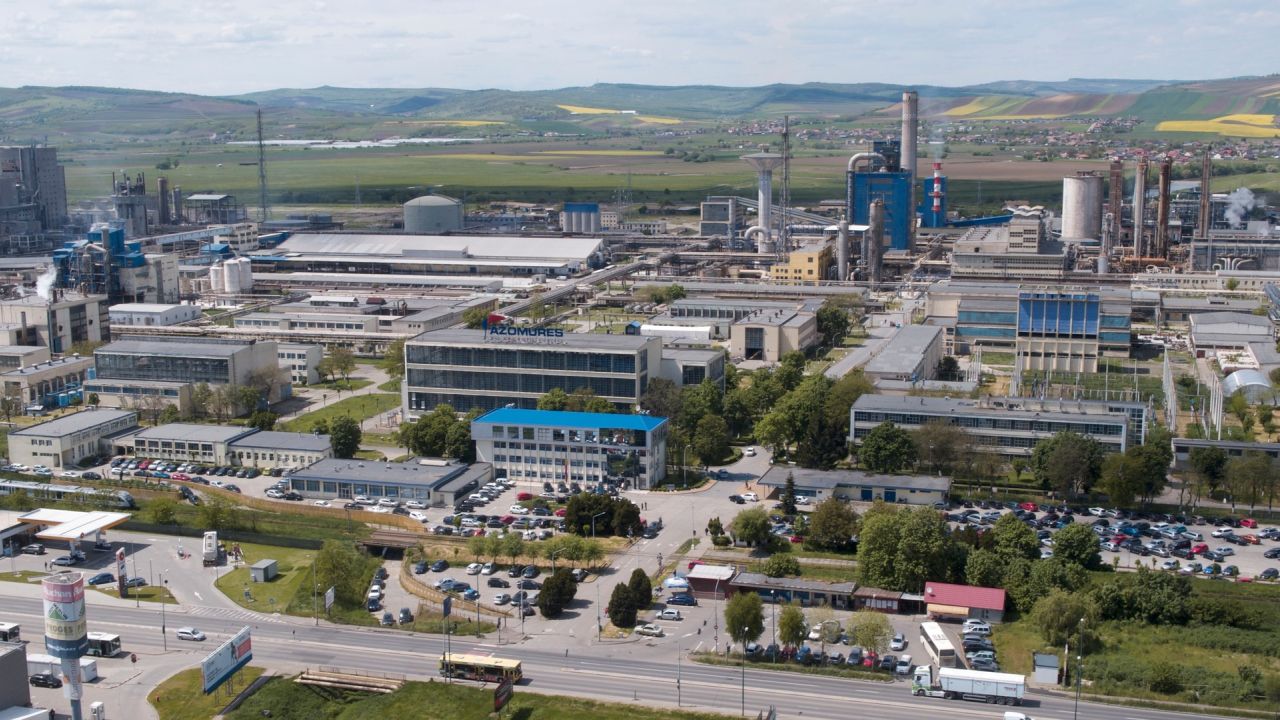 Combinatul Azomureș și-a reluat producția de îngrășăminte și funcționează la o treime din capacitate