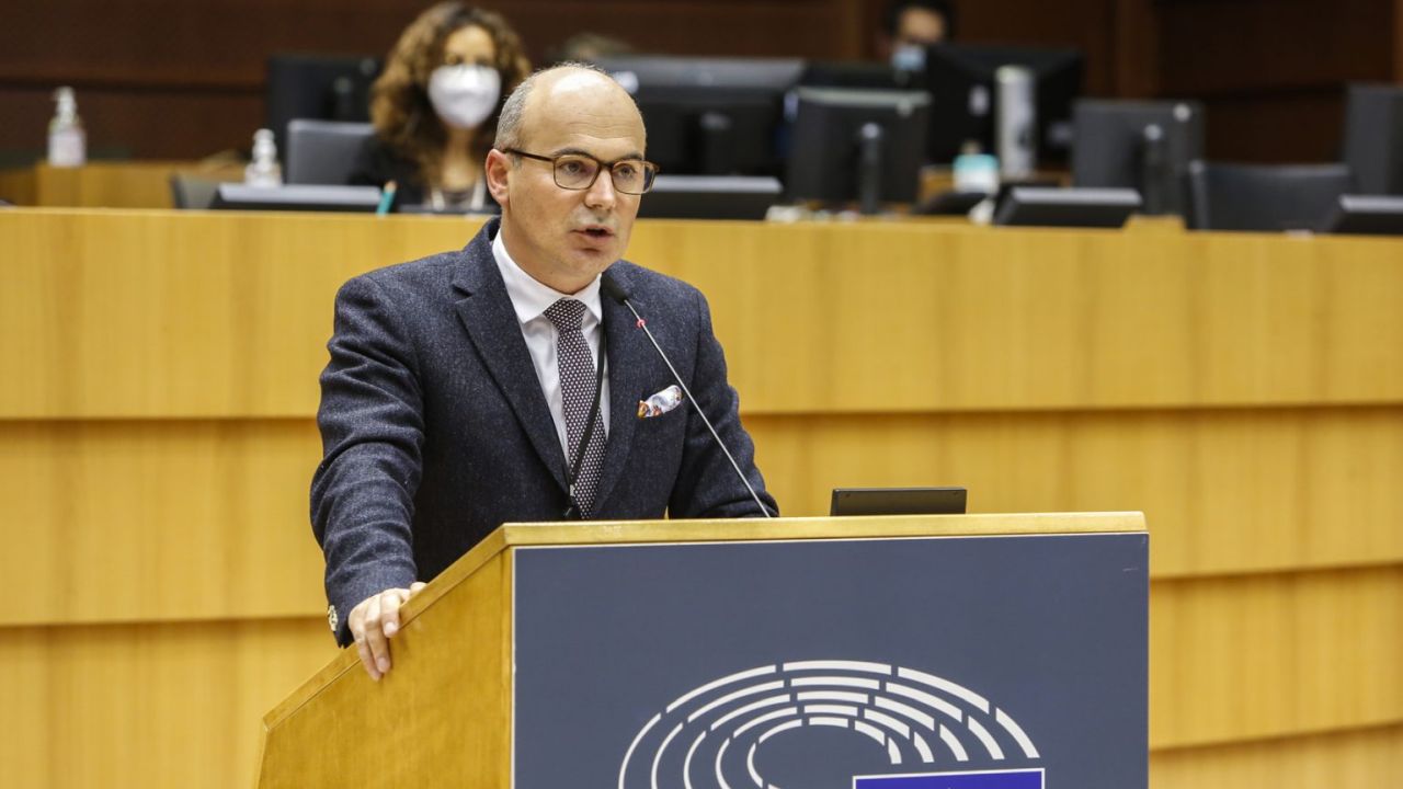 Rareș Bogdan, eurodeputat: Comisia Europeană să nu se atingă de regulile alocării fondurilor destinate fermierilor!