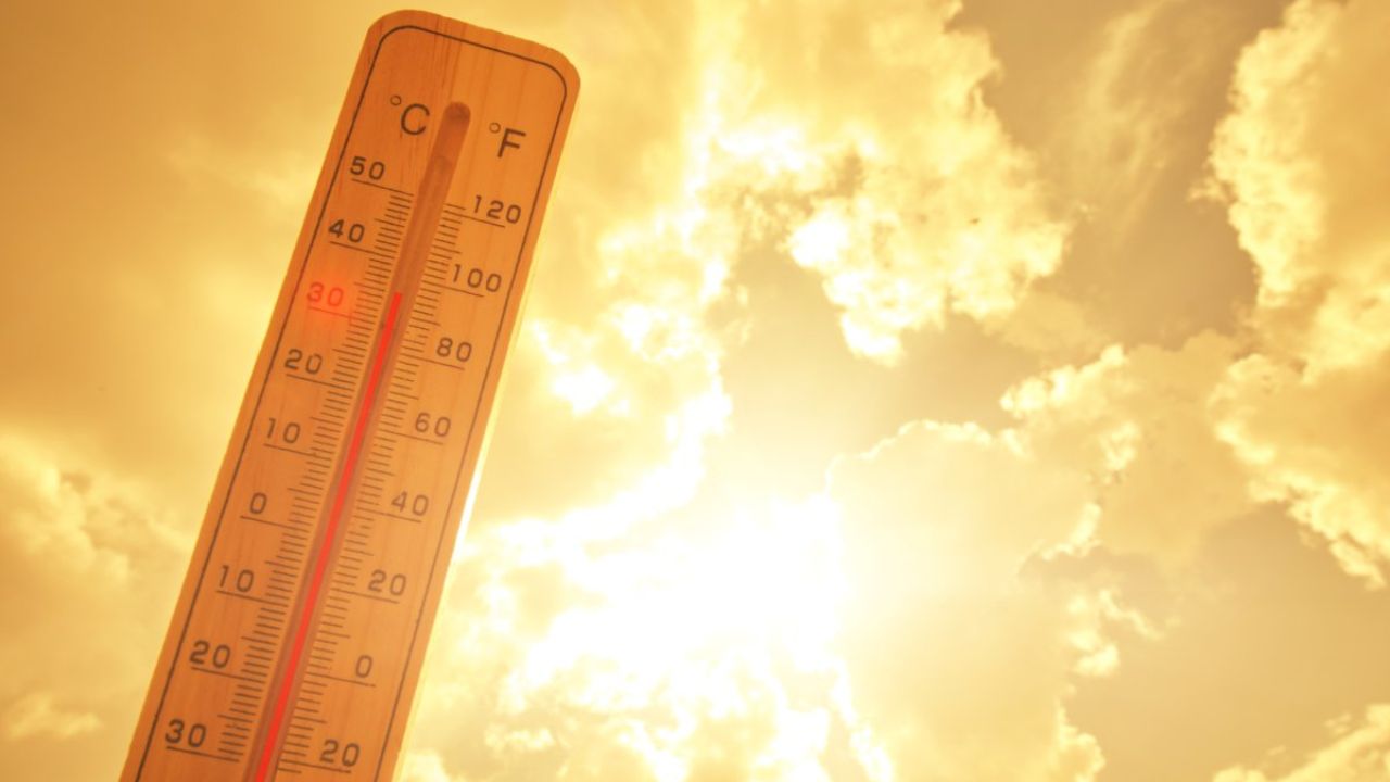 Vara nu se lasă. Meteorologii au emis noi alerte pentru valul de căldură din mai multe județe