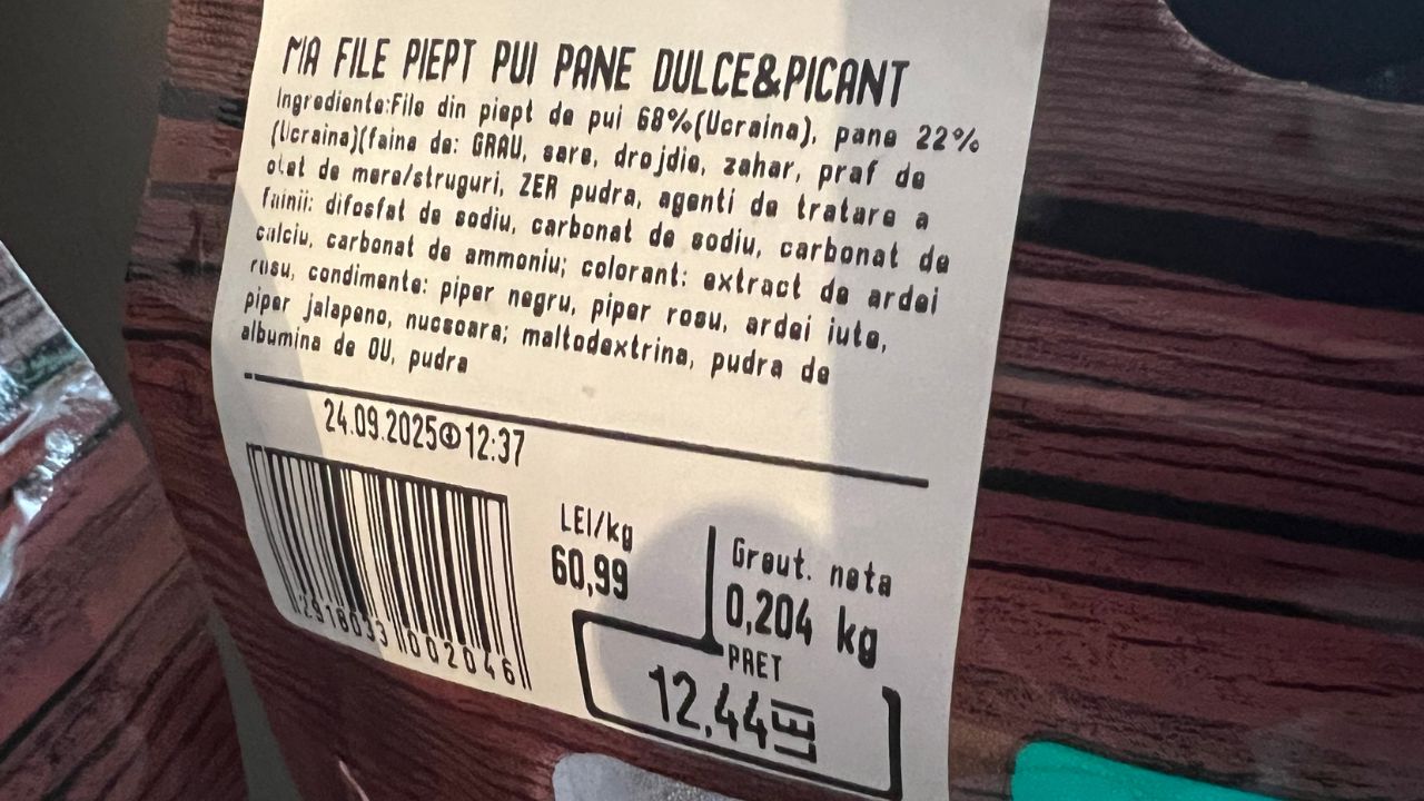Carne de pui din Ucraina, prăjită de un mare retailer și vândută în România