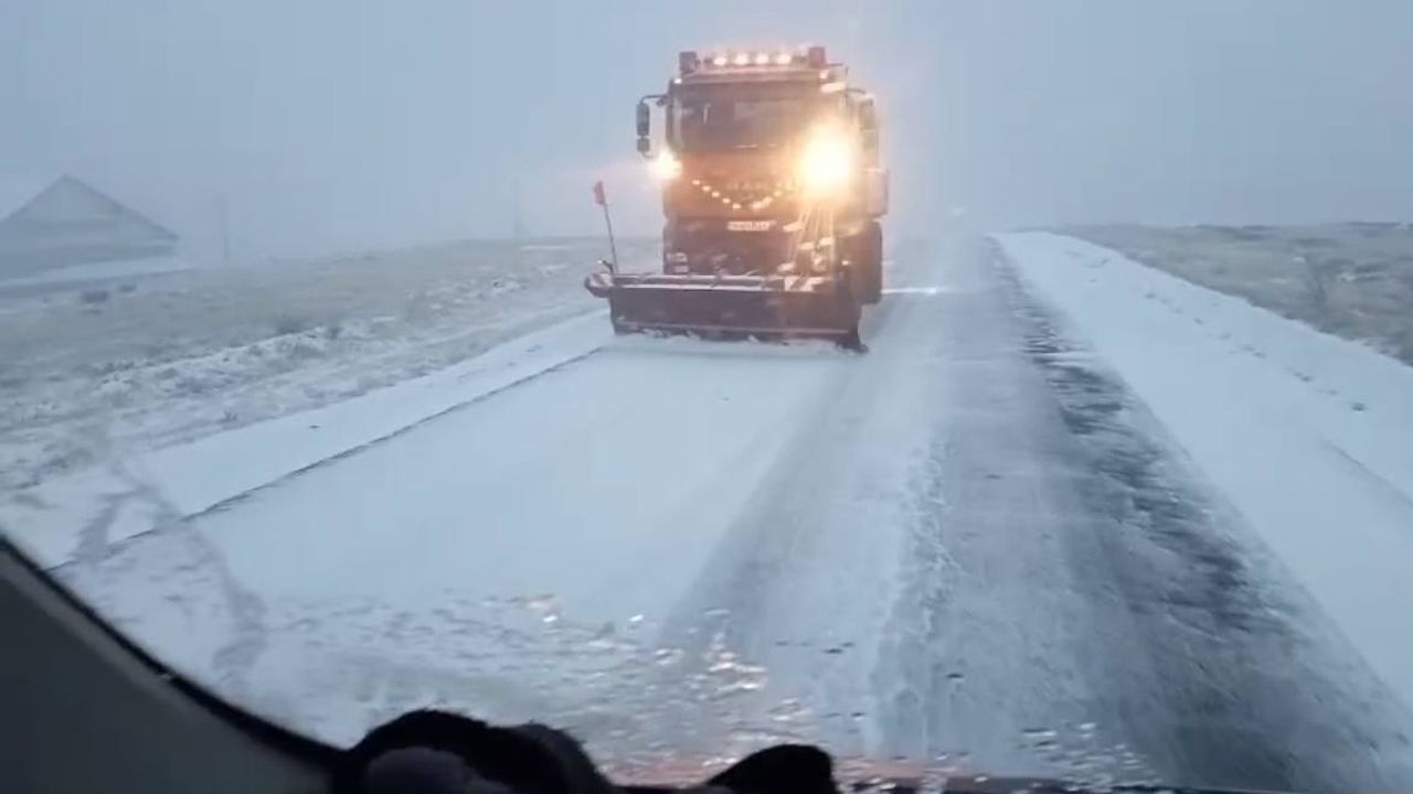 Alertă meteo de ninsori ș viscol. Județele unde se instalează ger de până la -15 grade Celsius