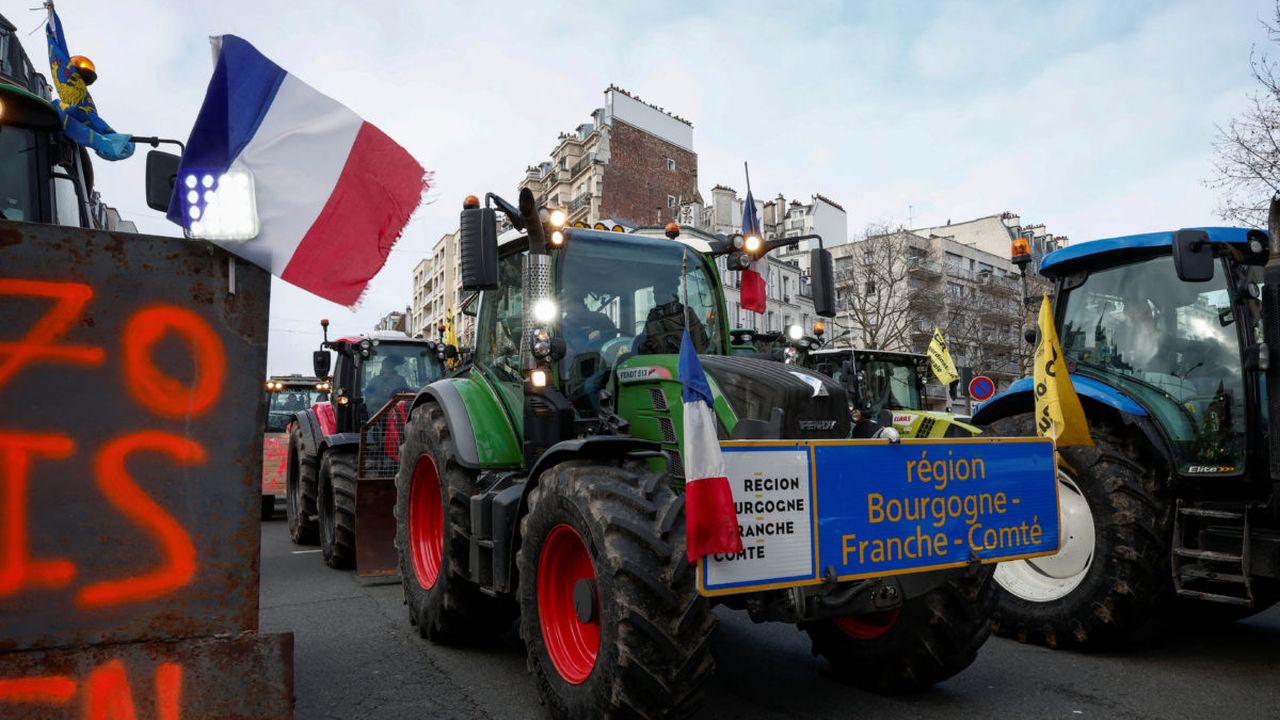 Fermierii francezi protestează astăzi la Paris, de mâine ies masiv în stradă și agricultorii polonezi