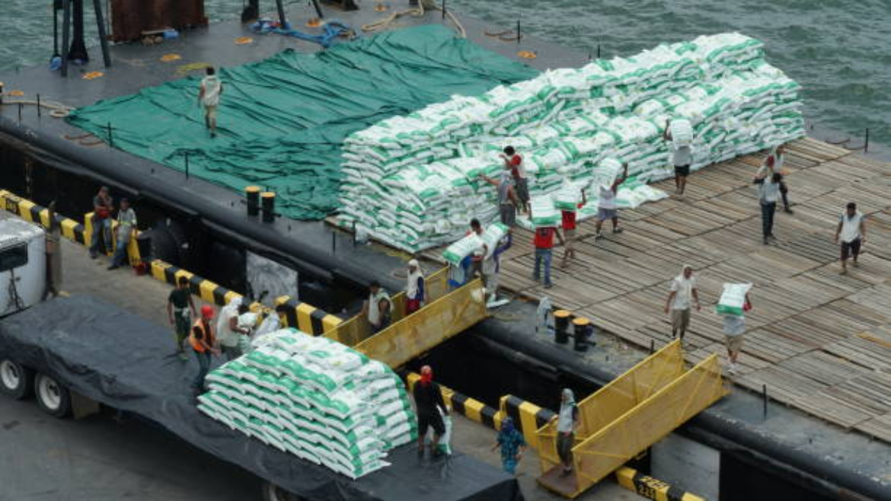 Fermierii cer Guvernului să sprijine suspendarea CBAM, taxa care a scumpit îngrășămintele fermierilor