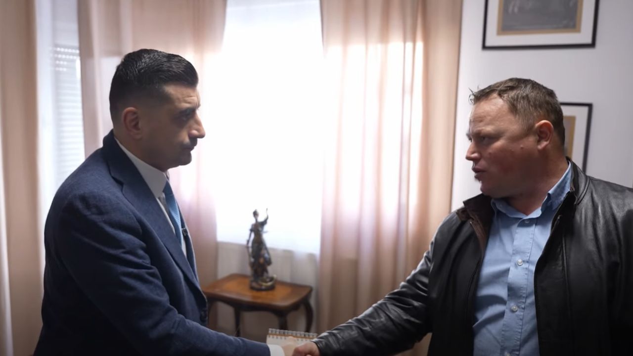 George Simion dând mâna cu Ghiță Ciobanul