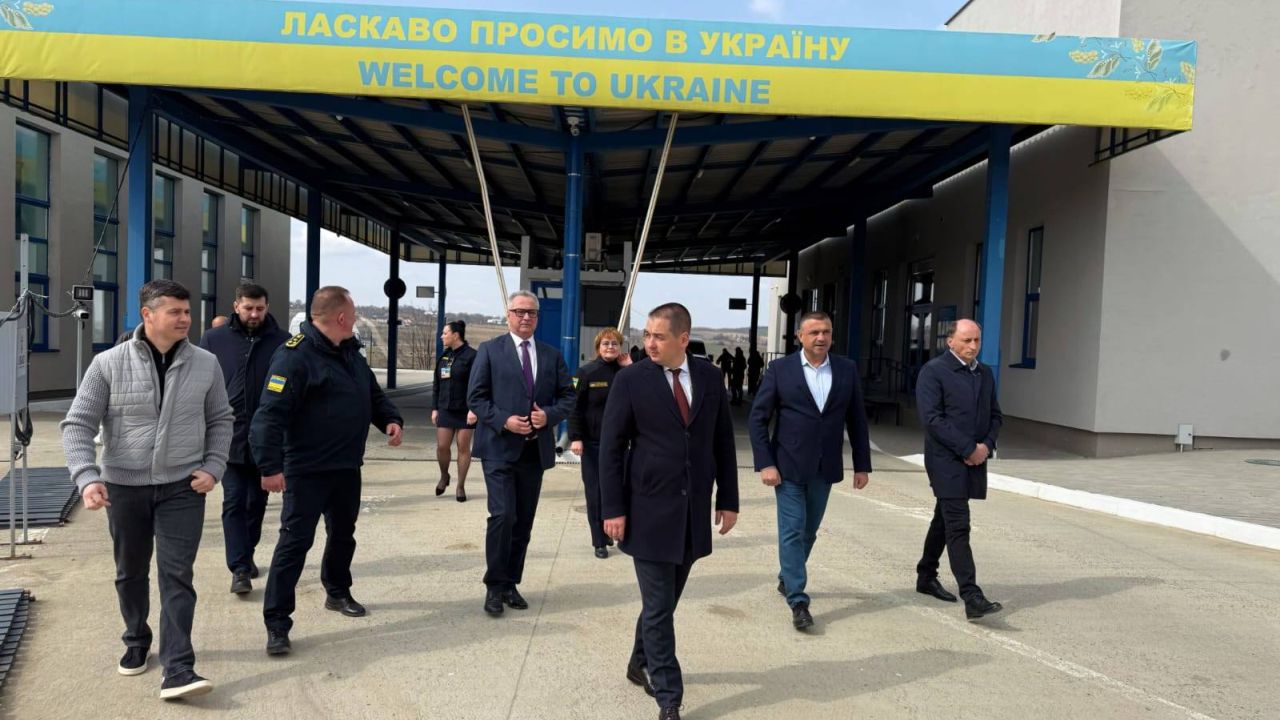 Granița România-Ucraina, la vama Racovăț