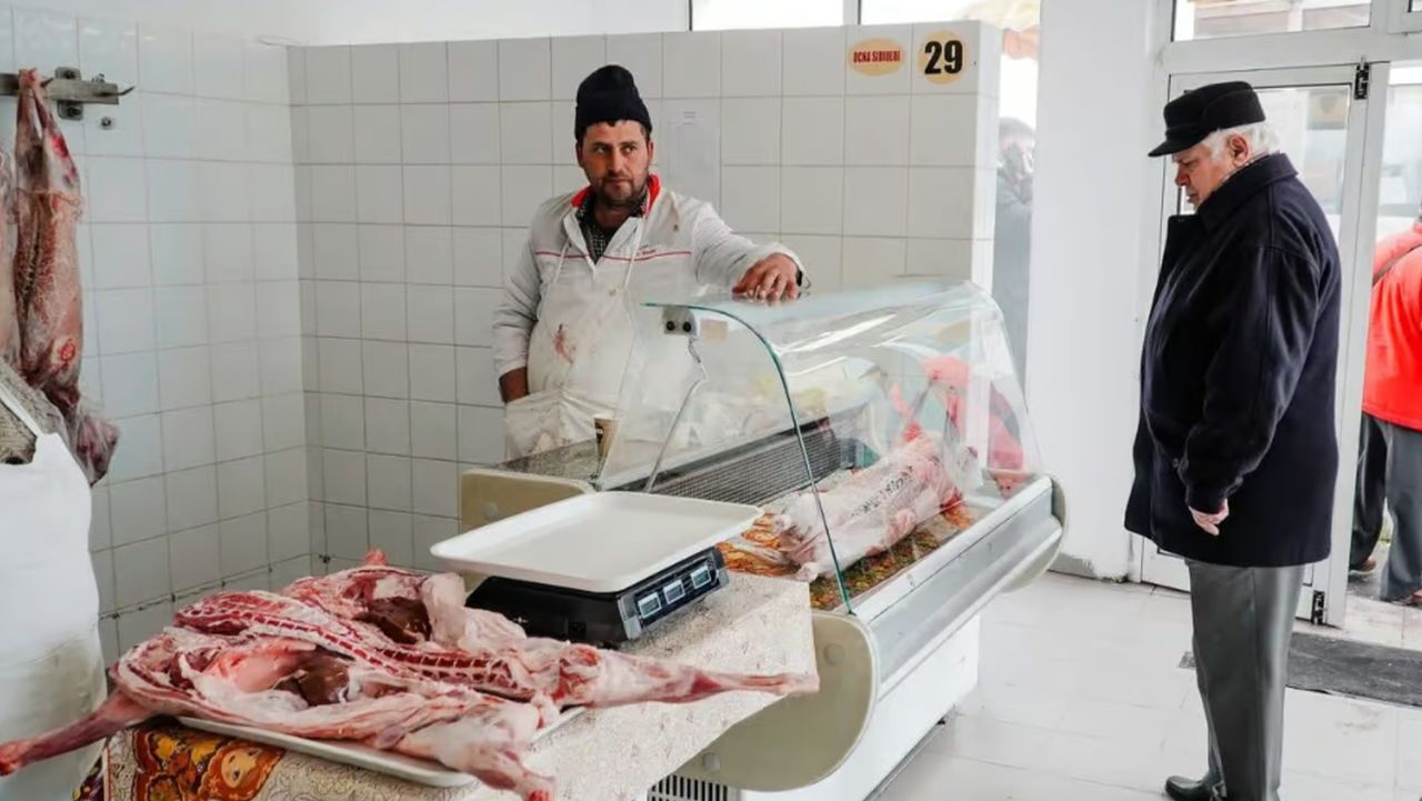 Primii miei de Paște au ajuns în piețe