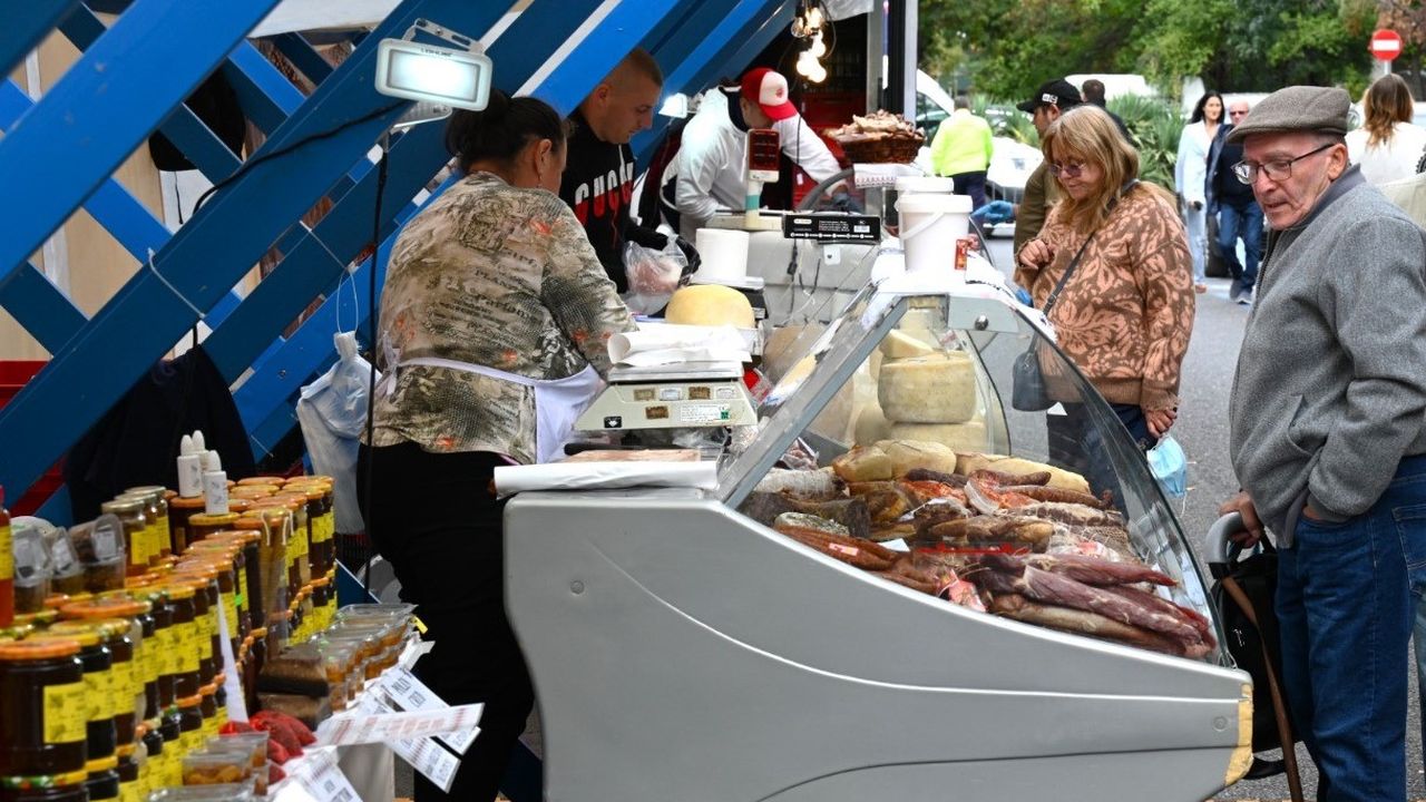 Piață volantă în Sectorul 1