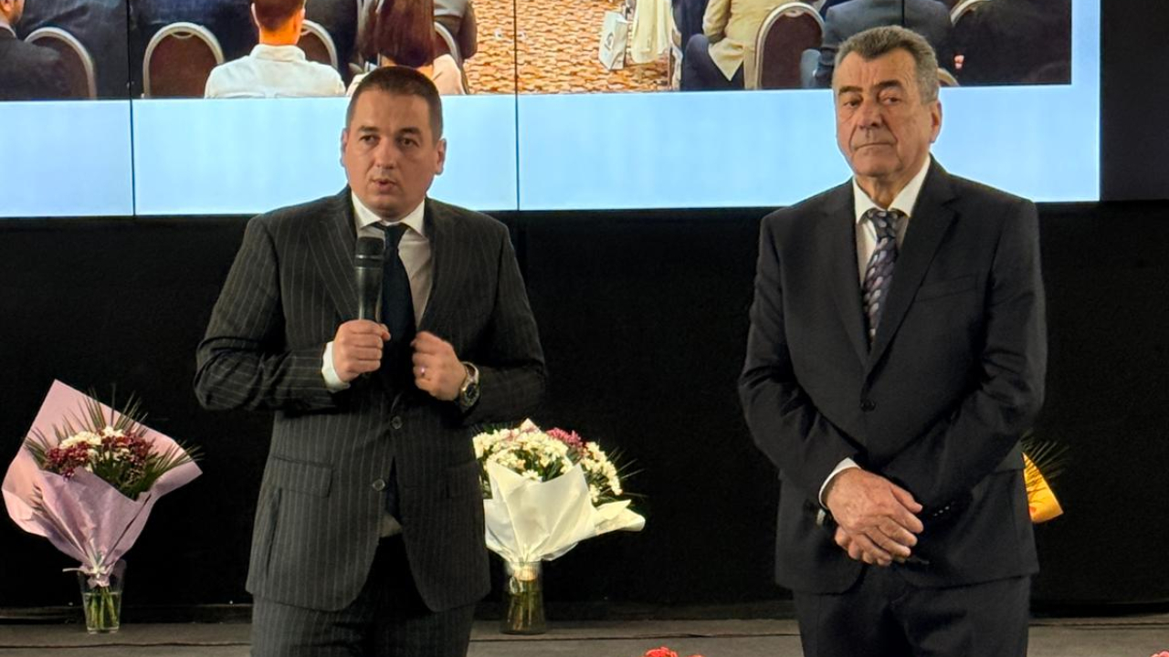 Aurel Popescu (dreapta), alături de președintele ANSVSA Alexandru Bociu 