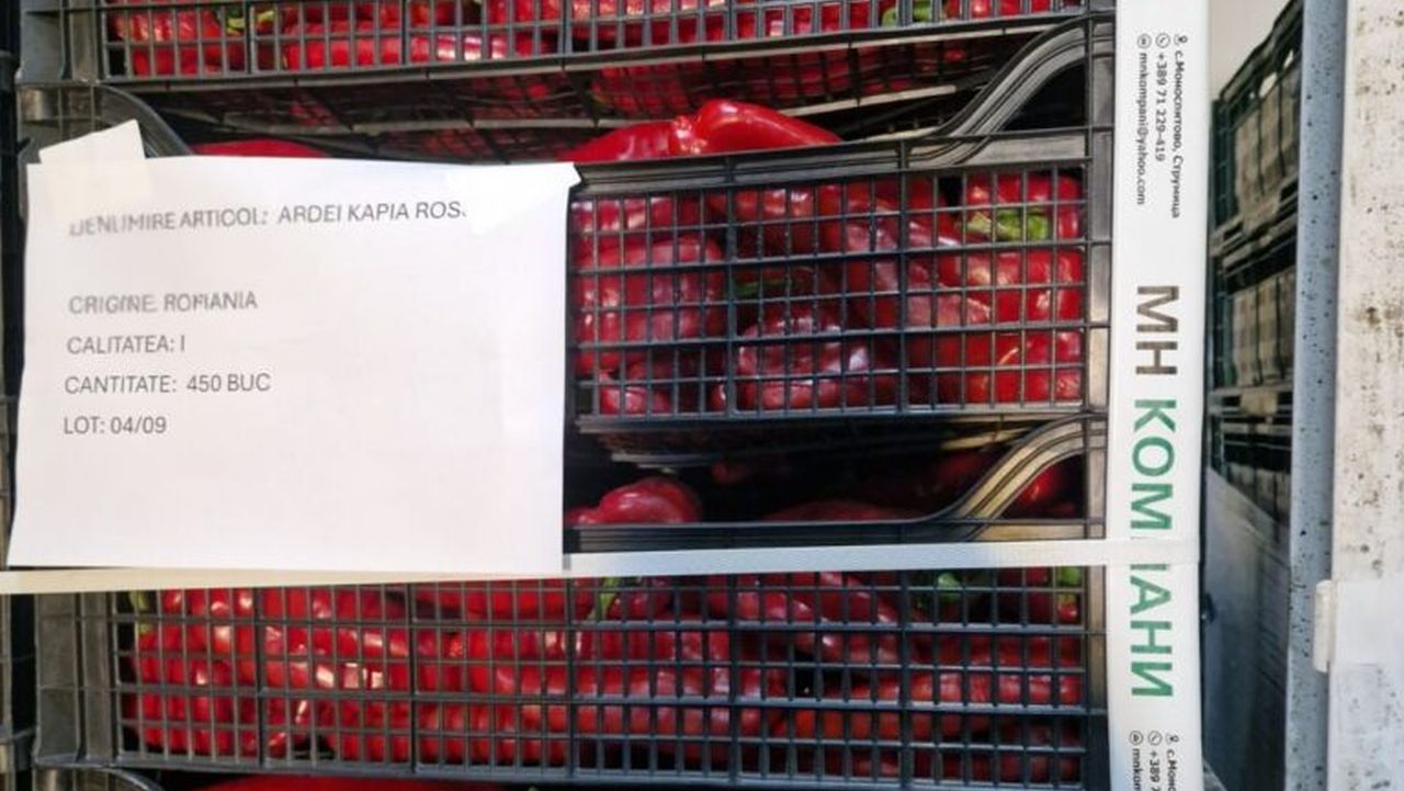 Ardei de import cu etichetă românească